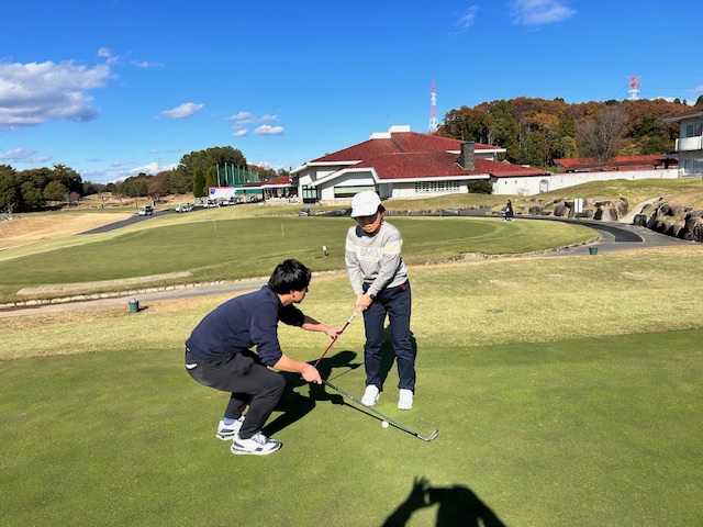 上達出来る！アカデミーの特徴である 自社コースでのコースレッスン紹介